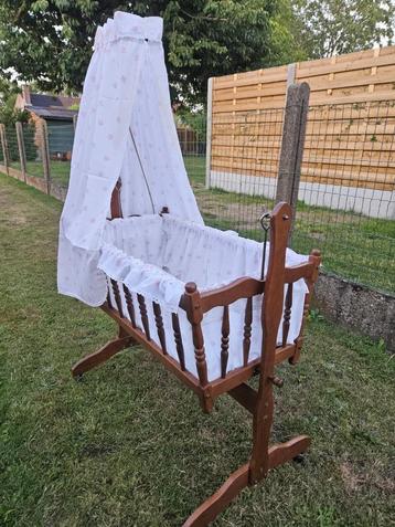 Belle crèche à l'état neuf, faites une offre!!, Enlèvement, Comme neuf, Berceau