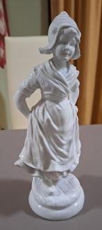 Porselein beeld Nederlands Melkmeisje Biscuit, Antiek en Kunst, Verzenden