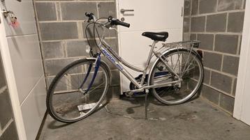 Damesfiets  beschikbaar voor biedingen