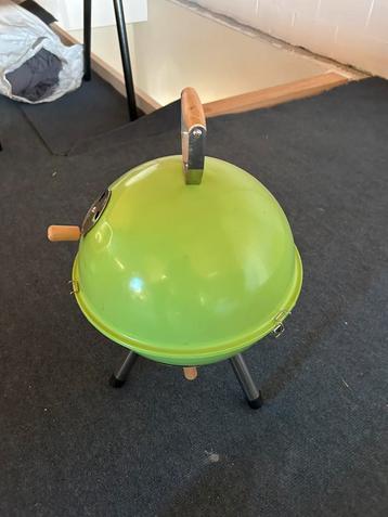 Tafel BBQ beschikbaar voor biedingen