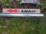 Vintage reclame metalen rekje Kleber met haakjes., Ophalen of Verzenden