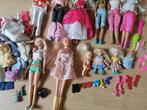 lot barbie poppen kleding accessoires, Kinderen en Baby's, Speelgoed | Poppen, Ophalen, Zo goed als nieuw, Barbie