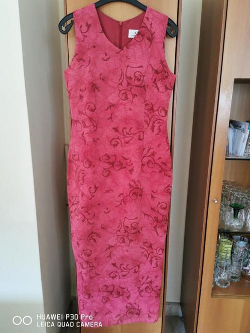 Lange stijlvolle jurk maat 38/40, Kleding | Dames, Jurken, Zo goed als nieuw, Maat 38/40 (M), Overige kleuren, Onder de knie, Verzenden