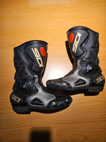 Bottes de moto Sidi Vertigo taille 41 en très bon état