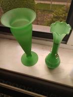 Opaline vazen in groene kleur, Maison & Meubles, Accessoires pour la Maison | Vases, Comme neuf, Enlèvement ou Envoi