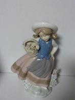 LLADRO Porcelaine (véritable) FLEUR FILLE, Antiquités & Art, Antiquités | Porcelaine, Enlèvement ou Envoi