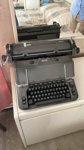 Hermes Ambassador vintage typemachine 