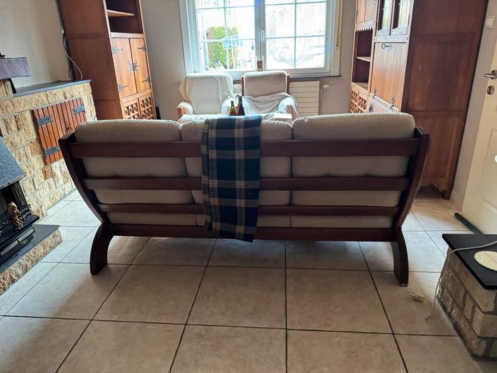 GEZOCHT: identieke dezelfde zetel 3 of 2 zit, Huis en Inrichting, Zetels | Zetels en Chaises Longues, Gebruikt, Hout, Ophalen