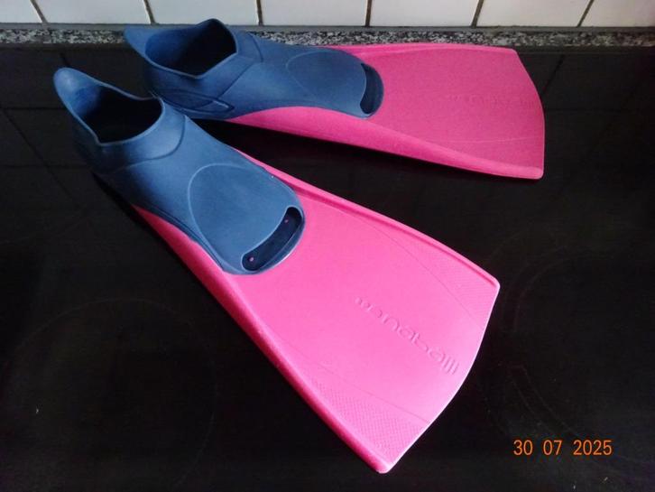 NABAIJI Zwemvinnen blauw-roos, maat 32-33, Kinderen en Baby's, Kinderkleding | Kinder-zwemkleding, Ophalen of Verzenden