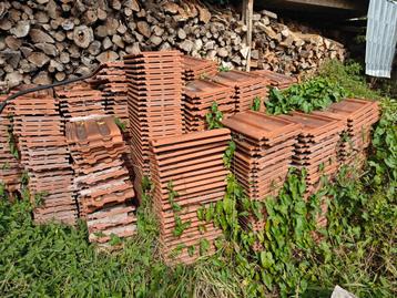 80m2 de Tuiles (faire offre) beschikbaar voor biedingen