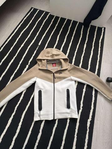 Nike Tech Fleece Hoodie – Beige/Wit – Maat XS beschikbaar voor biedingen