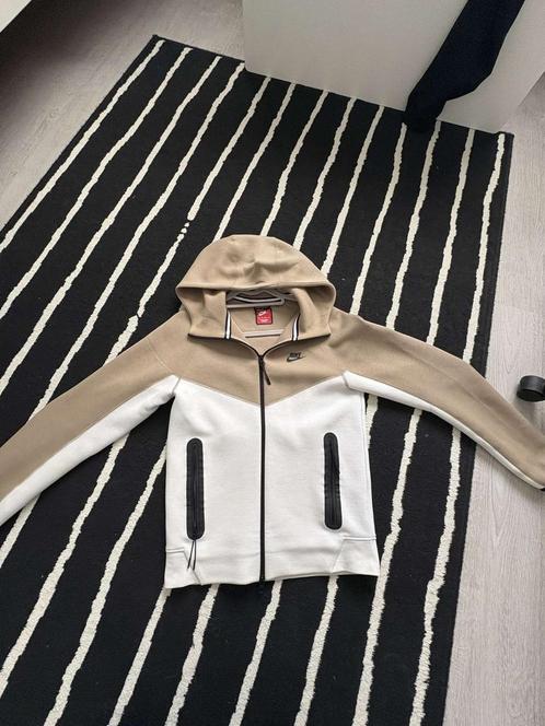 Nike Tech Fleece Hoodie – Beige/Wit – Maat XS, Kleding | Heren, Kostuums en vesten, Nieuw, Maat 46 (S) of kleiner, Wit, Ophalen of Verzenden
