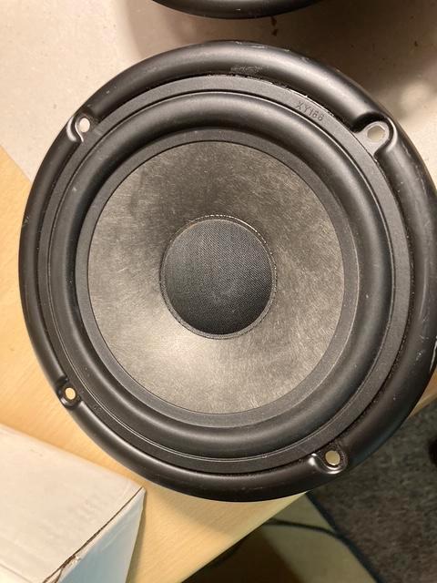 Luidsprekers twee stuks, Audio, Tv en Foto, Luidsprekerboxen, Nieuw, Ophalen of Verzenden