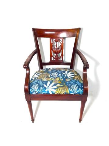 Mahoniehouten fauteuil in neoklassieke stijl