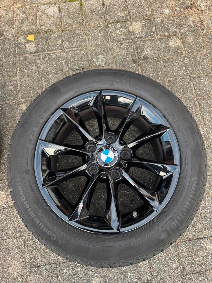 Set zwarte BMW velgen met winterbanden, Auto-onderdelen, Banden en Velgen, Velg(en), Winterbanden, 16 inch, Ophalen