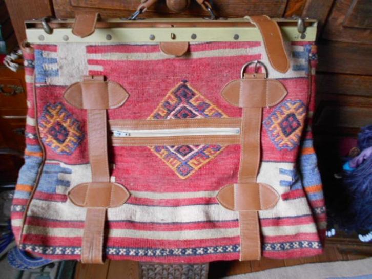 kelim boho ethnische aparte reistas 25 € als nieuw, Handtassen en Accessoires, Tassen | Reistassen en Weekendtassen, Gebruikt