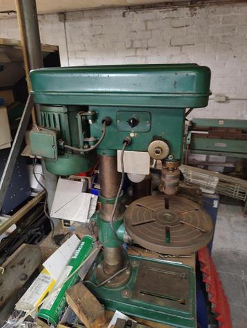Kolomboormachine beschikbaar voor biedingen