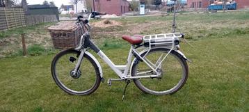 Elektrische damesfiets  beschikbaar voor biedingen