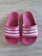 Badslippers Adidas maat K12, Kinderen en Baby's, Kinderkleding | Kinder-zwemkleding, Ophalen of Verzenden, Zo goed als nieuw, Meisje