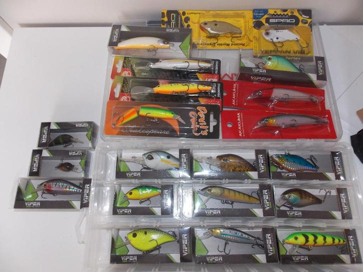 Box pluggen snoekbaars -baars, Watersport en Boten, Hengelsport | Roofvissen, Nieuw, Complete set, Ophalen of Verzenden