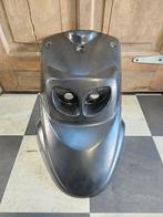 Bcd kap mbk booster, Enlèvement, Capot