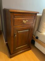 Nachtkastje in volle eik - kleur donkerbruin, Huis en Inrichting, Slaapkamer | Nachtkastjes, Ophalen, Minder dan 45 cm, Zo goed als nieuw