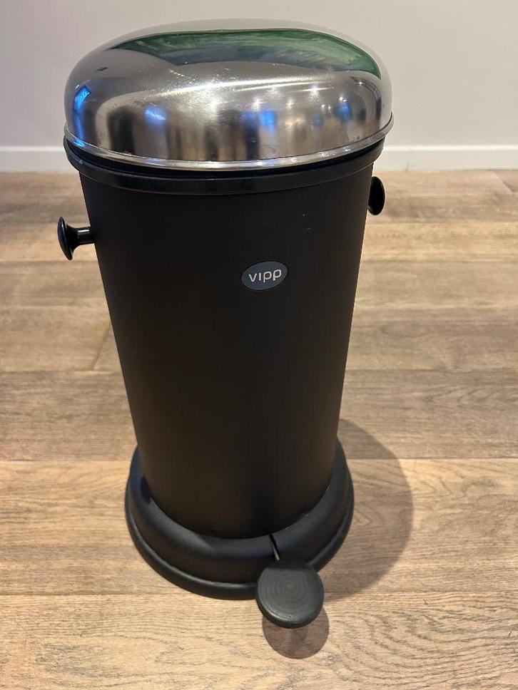 Poubelle de ménage Vipp15, Maison & Meubles, Accessoires pour la Maison | Poubelles, Utilisé, Métal, 50 à 75 cm, 10 à 20 litres