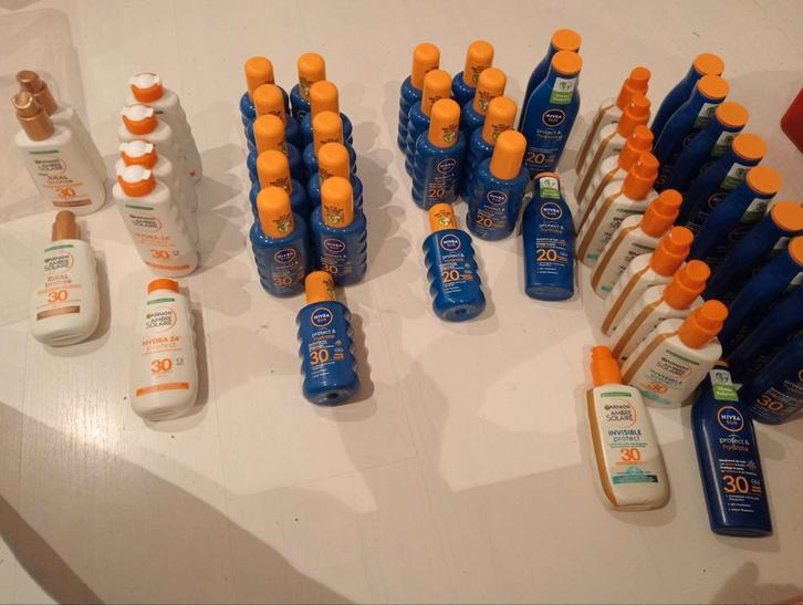 Lot van 49 nieuwe zonnecrèmes, Diversen, Overige Diversen, Nieuw, Ophalen