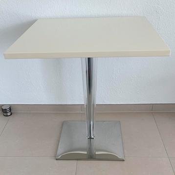 Kartell, Maison & Meubles, Tables | Tables à manger, 50 à 100 cm, Carré, Jusqu'à deux personnes, Enlèvement