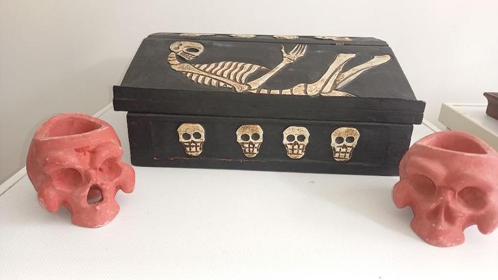 Gotisch houten kistbureau FIESTA DE MUERTES PIRATE, Antiek en Kunst, Antiek | Woonaccessoires, Ophalen of Verzenden
