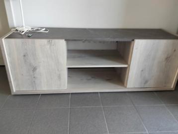 Tv kast  beschikbaar voor biedingen