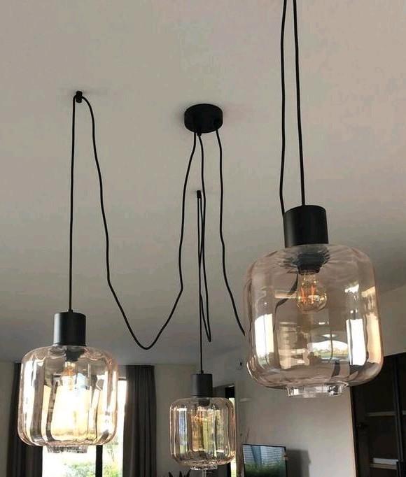 Hanglamp zwart met amber glas 3-lichtpunten dimbaar E27, Huis en Inrichting, Lampen | Hanglampen, Zo goed als nieuw, Glas, Ophalen