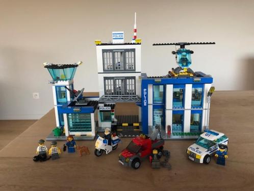 LEGO CITY 60047 - POSTE DE POLICE, Enfants & Bébés, Jouets | Duplo & Lego, Utilisé, Lego, Ensemble complet, Enlèvement ou Envoi