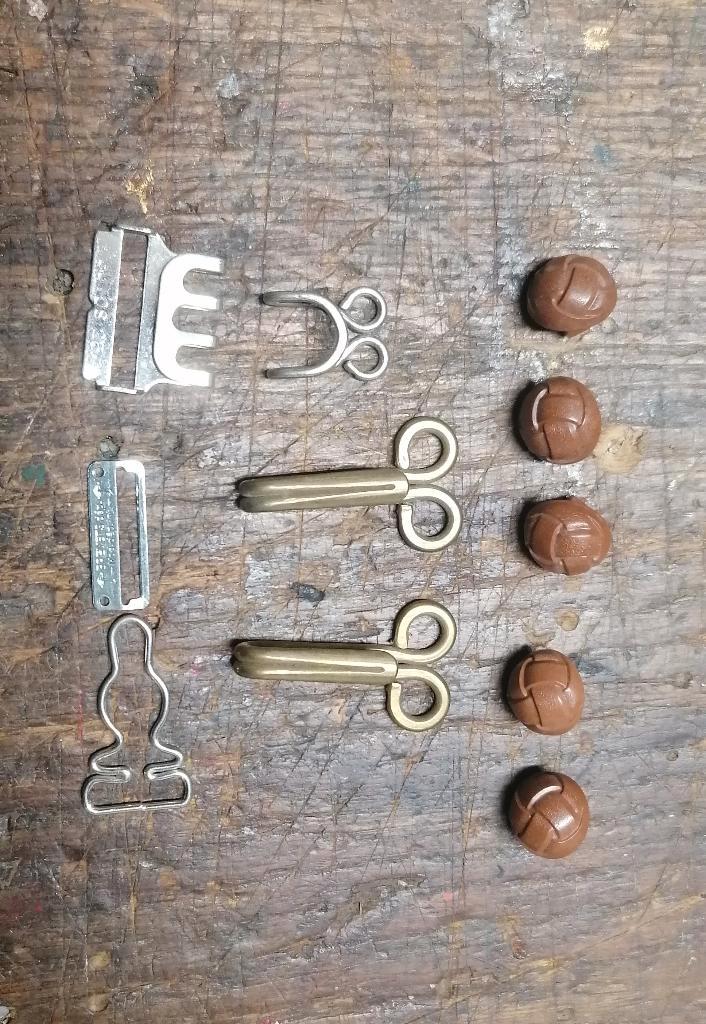 Lot boutons crochets militaire ww1 ww2, Collections, Objets militaires | Seconde Guerre mondiale, Envoi