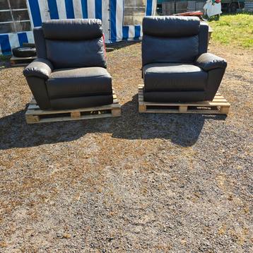 Zetel relax fauteuil salon veranda meubelen stoelen werfkeet beschikbaar voor biedingen