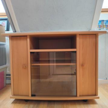 Tv meubel in hout in zeer goede staat. beschikbaar voor biedingen
