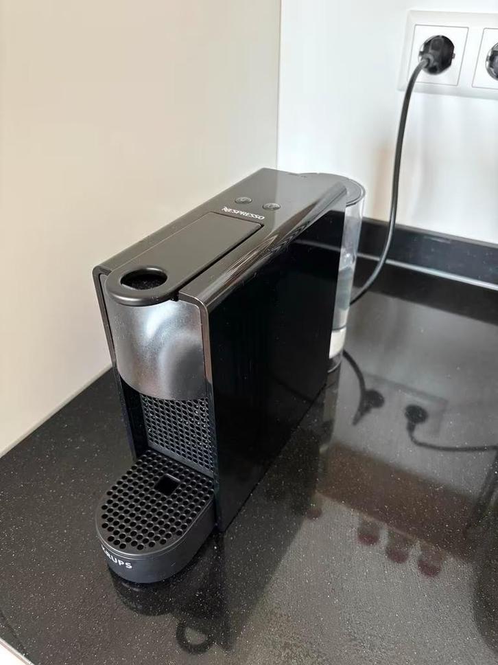 Nespresso Essenza Mini by Krups, Elektronische apparatuur, Koffiezetapparaten, Gebruikt, Koffiepads en cups, Espresso apparaat