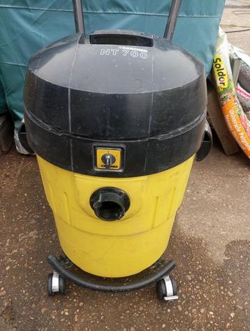 Karcher NT 700 stofzuiger met twee motoren beschikbaar voor biedingen