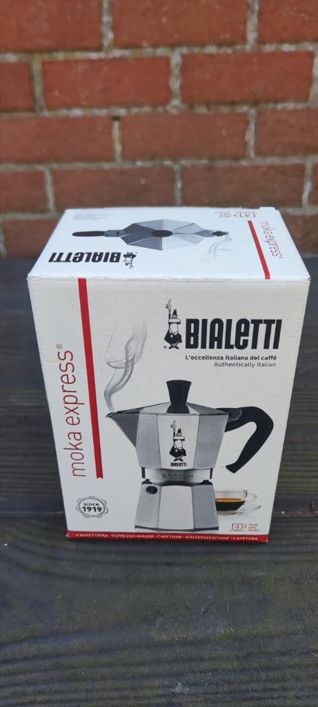 Bialetti Moka Express aluminium koffiezet ideaal op camping, Elektronische apparatuur, Koffiezetapparaten, Nieuw, Gemalen koffie