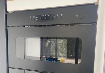 Microgolf IKEA zwart beschikbaar voor biedingen