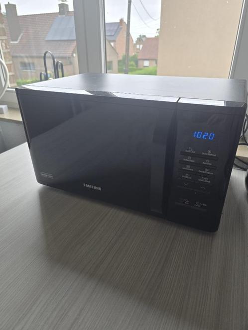 Samsung Microgolfoven 800W – Zwart, in perfecte staat, Elektronische apparatuur, Microgolfovens, Zo goed als nieuw, Vrijstaand