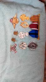 Set medailles en insignes, Kinderen en Baby's, Kindermode-accessoires, Ophalen of Verzenden, Zo goed als nieuw