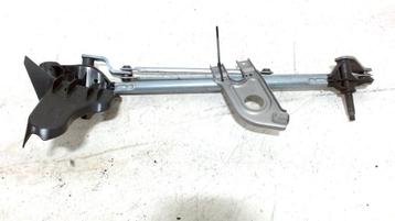 ESSUIE-GLACE ASSEMBLY AVANT BMW 1 serie (F20) (723951007) disponible aux enchères