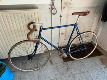 Leuke retro fiets te koop beschikbaar voor biedingen