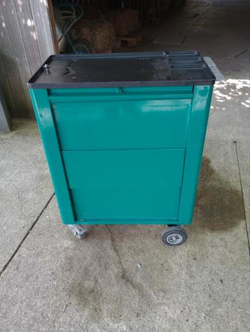 Gereedschapwagen beschikbaar voor biedingen