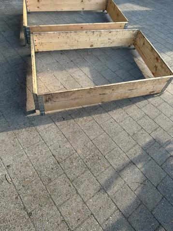 Houten opzetstukken  beschikbaar voor biedingen