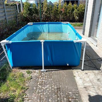 Groot zwembad intex, voor weinig geld beschikbaar voor biedingen