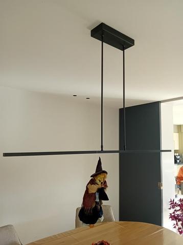 Design  lamp  strak model dimbaar beschikbaar voor biedingen