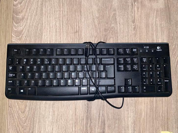 Logitech Toetsenbord K120 - Qwerty, Computers en Software, Toetsenborden, Zo goed als nieuw, Qwerty, Bedraad, Ophalen