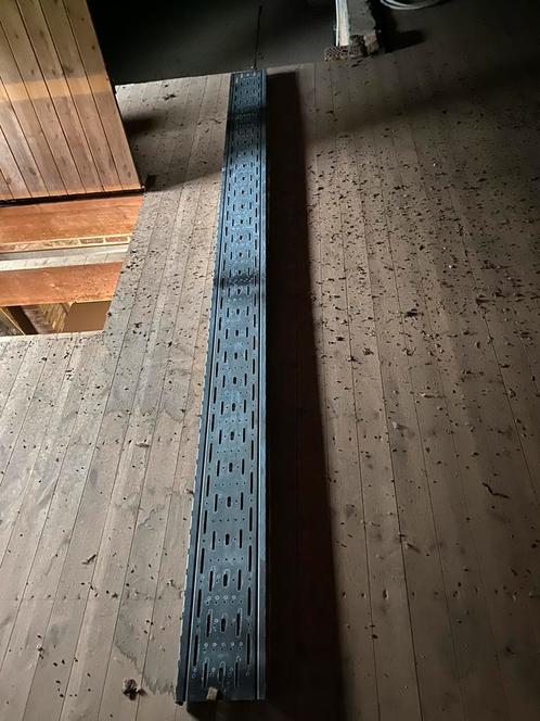 Industriële kabelgoten met ophanging, Doe-het-zelf en Bouw, Metalen, Zo goed als nieuw, Ophalen